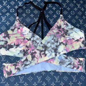Victoria's Secret Pink Criss Cross Sports Bra
